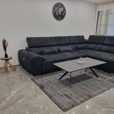 Apartment Sasu Friedrichshafen Bagian luar foto