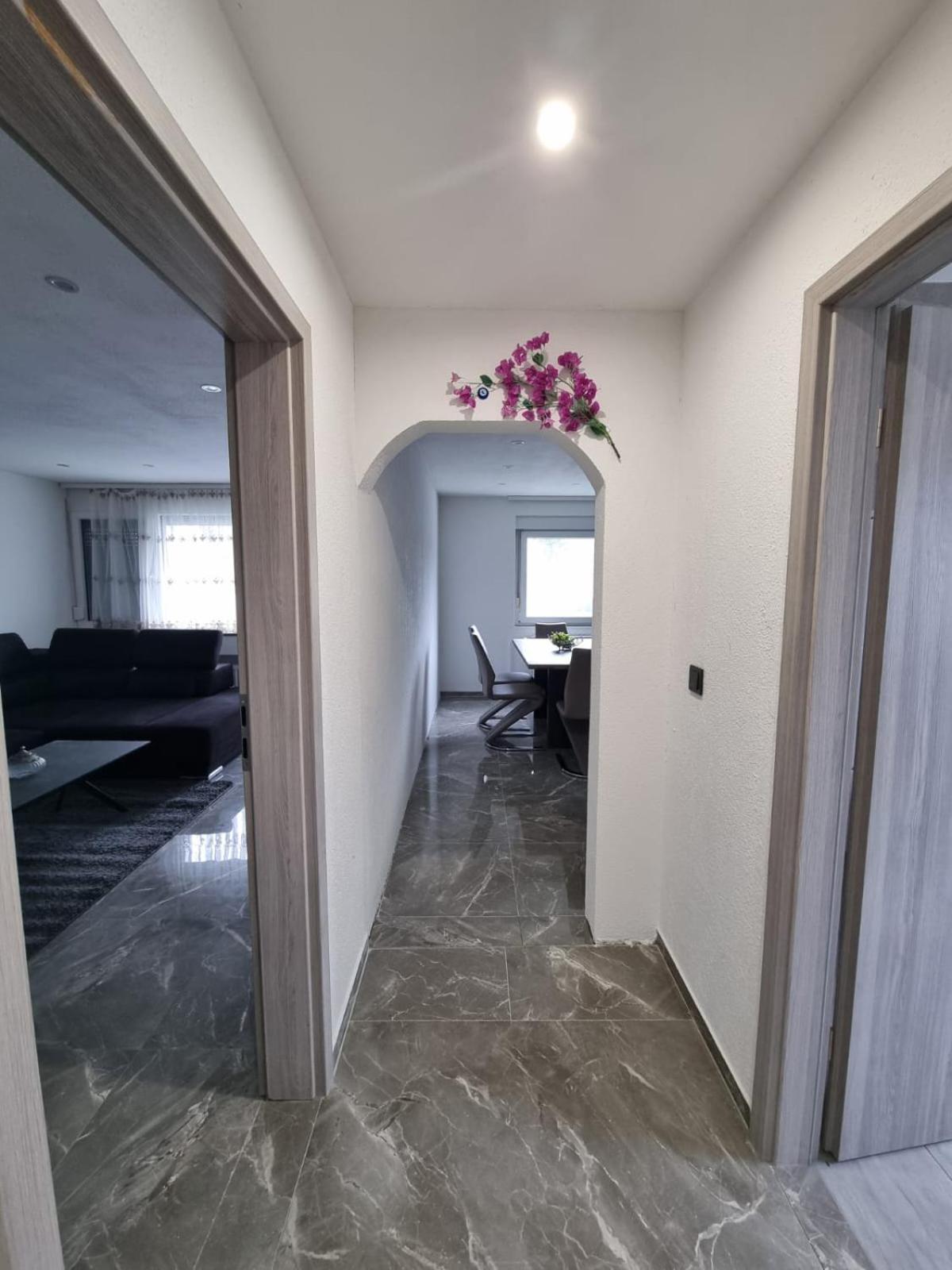Apartment Sasu Friedrichshafen Bagian luar foto